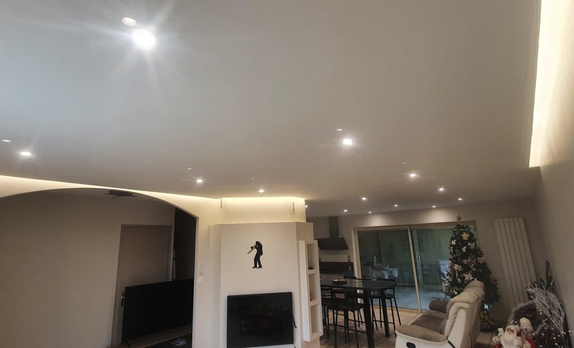 Rénovation électrique : ruban LED et spots